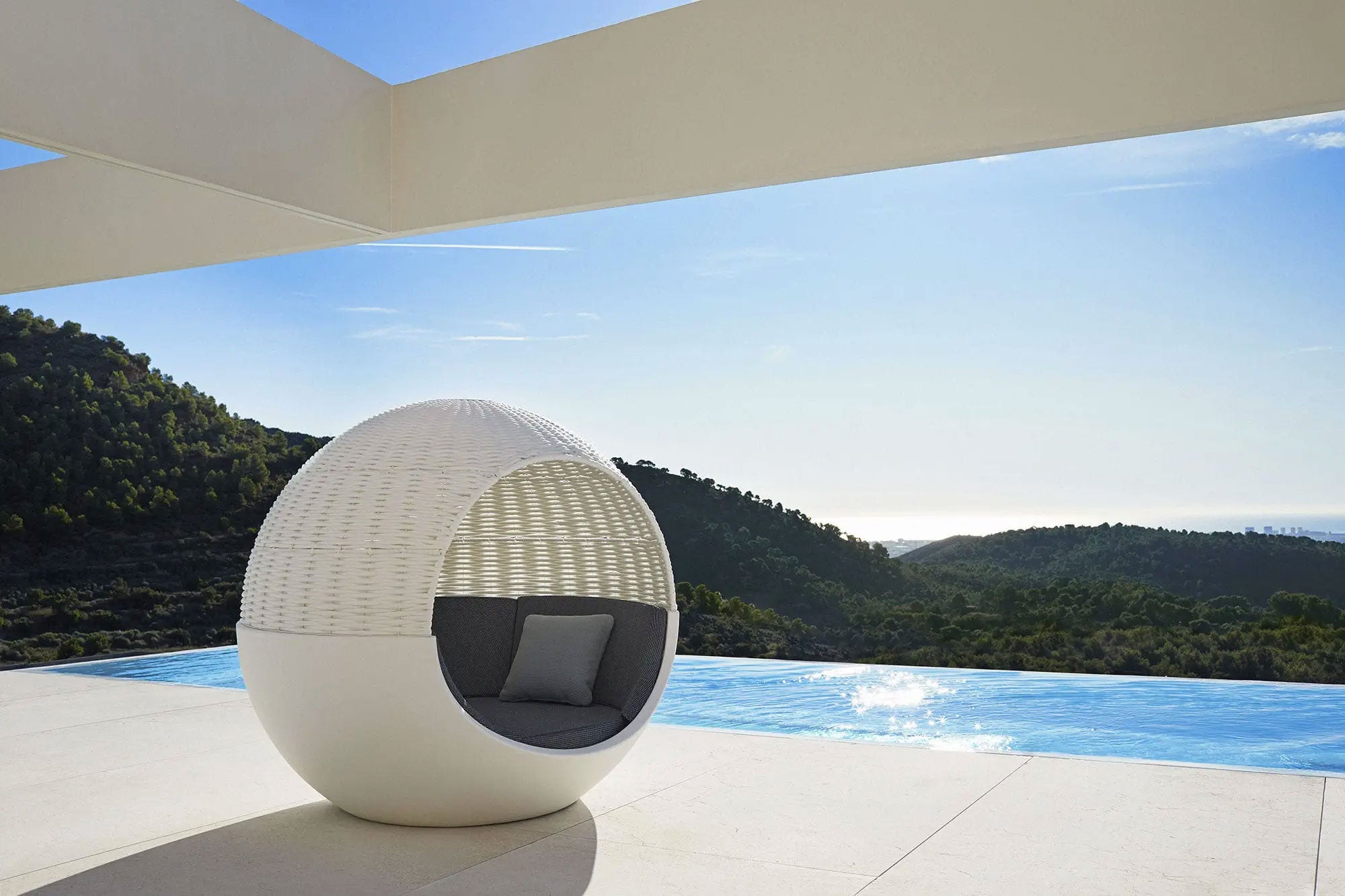 Outdoor Braided & Rope Daybed - Madrid