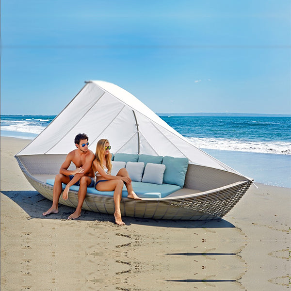 Outdoor Furniture - Canopy Bed - Boat